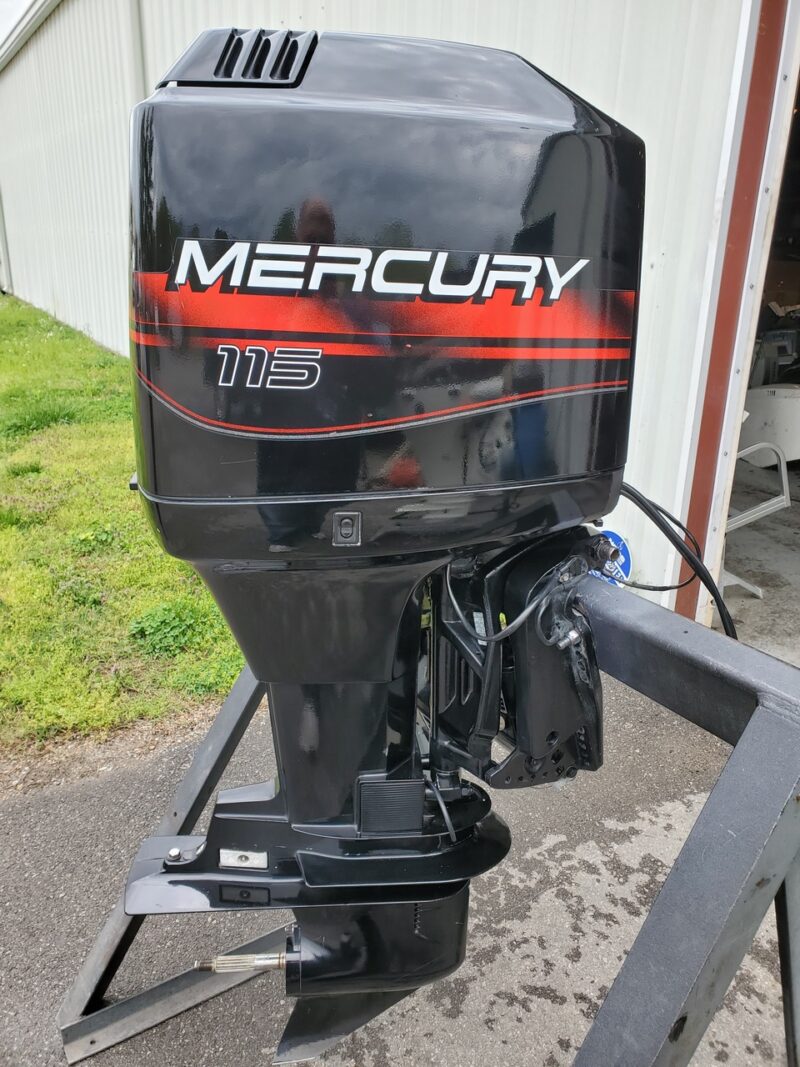 1999 Mercury 115 HP 4-Cylinder Carbureted 2-Stroke 20"(L) Outboard Motor