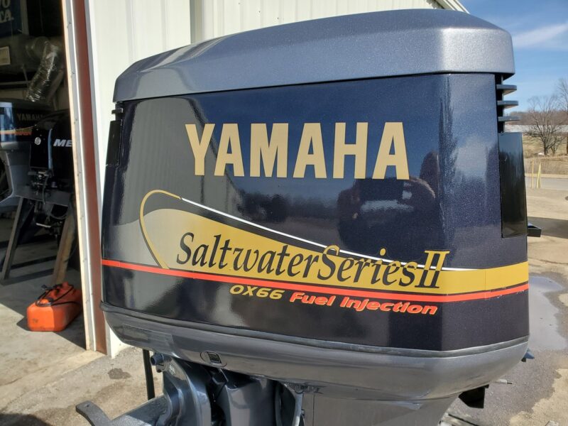 2001 Yamaha 250 HP 6-Cylinder EFI 2-Stroke 25"(X) Outboard Motor - Image 4