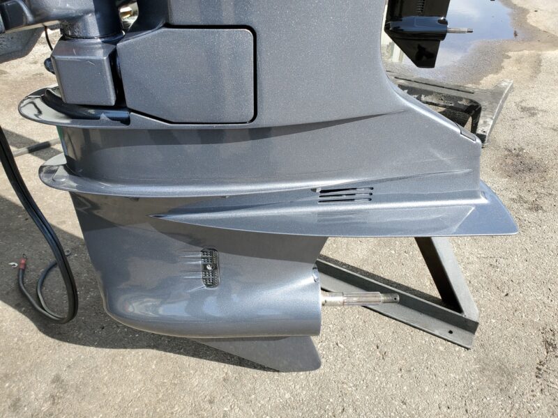 2001 Yamaha 250 HP 6-Cylinder EFI 2-Stroke 25"(X) Outboard Motor - Image 8