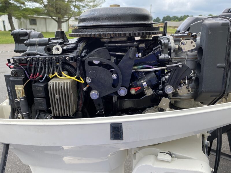 2001 Johnson 40 HP 2-Cylinder Carb 2-Stroke 20" (L) Outboard Motor - Image 4